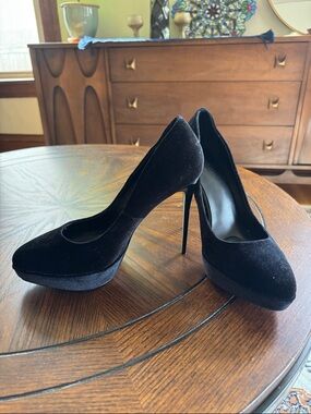 Black Velvet High Heel Platform Pumps